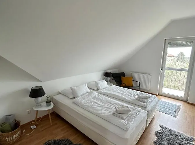 Hegyalja באלאטונקנשה